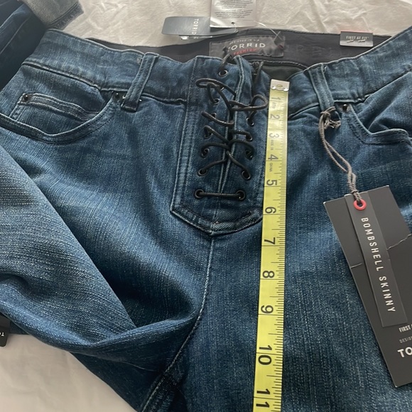 NWT Torrid Bombshell Skinny - Picture 9 of 9